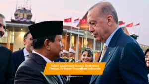 Presiden Prabowo lepas Presiden Erdogan usai kunjungan kenegaraan penuh kehangatan. Kunjungan ini hasilkan 13 kesepakatan strategis, memperkuat hubungan bilateral Indonesia-Turkiye.